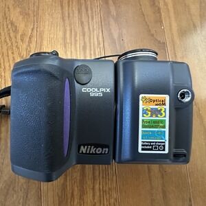 Nikon Coolpix 995 Digital Camera, Black {3.34MP} (Camera Only) Tested/Works